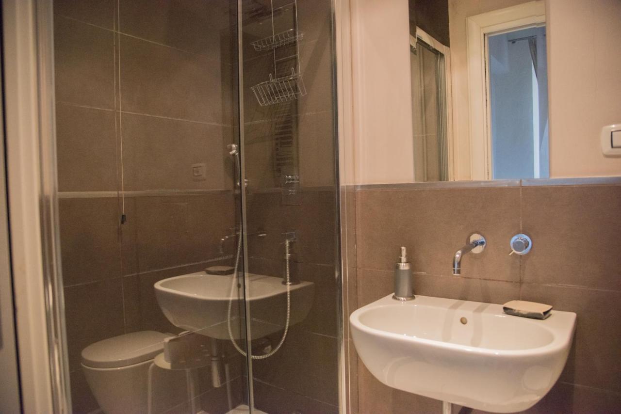 Beautiful And Spacious Apartment Next To Termini 10 Minutes From Coliseum Exterior photo