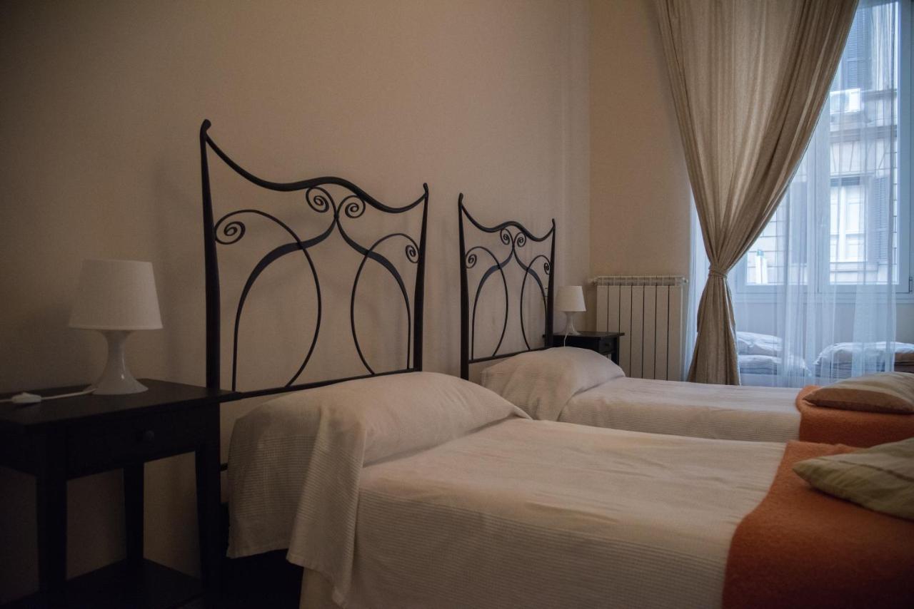 Beautiful And Spacious Apartment Next To Termini 10 Minutes From Coliseum Exterior photo