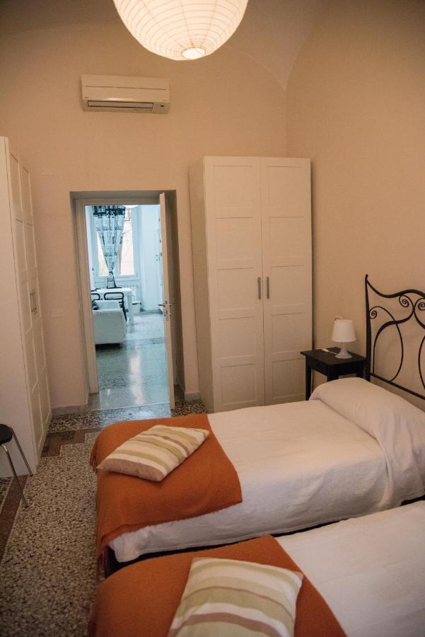 Beautiful And Spacious Apartment Next To Termini 10 Minutes From Coliseum Exterior photo