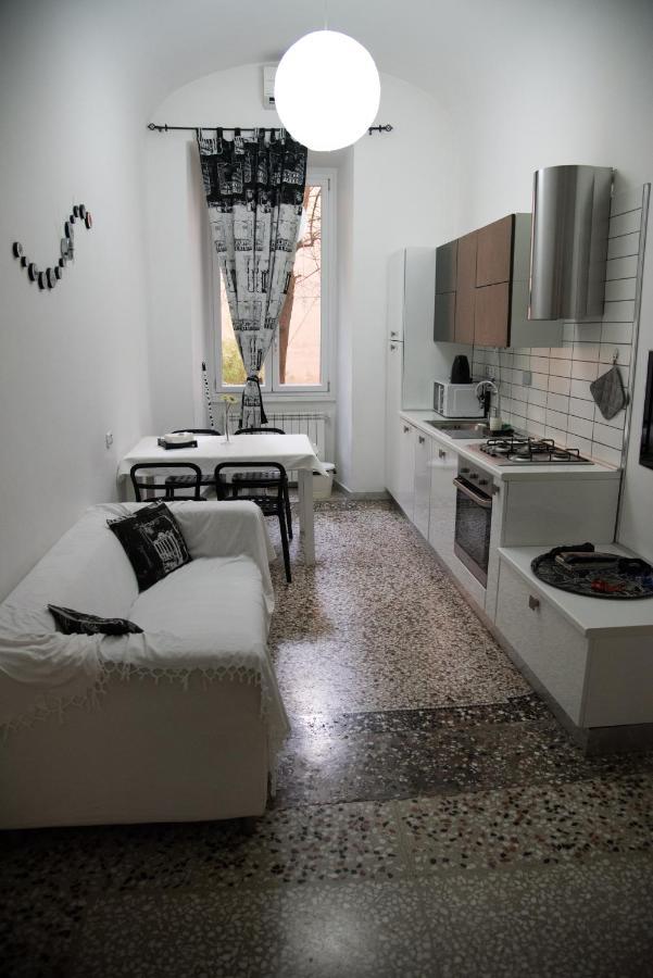 Beautiful And Spacious Apartment Next To Termini 10 Minutes From Coliseum Exterior photo