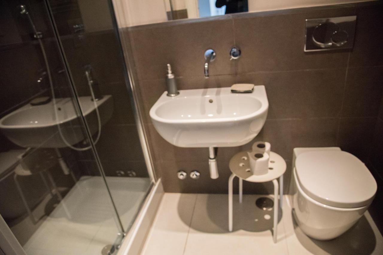 Beautiful And Spacious Apartment Next To Termini 10 Minutes From Coliseum Exterior photo